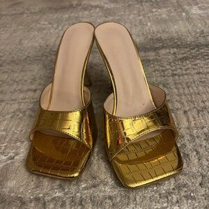 Yellow gold mid kitten heels